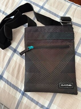 Dakine Black Crossbody Messenger Bag with Teal Zipper Pull used once